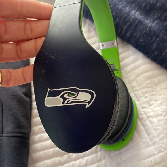 SEAHAWKS FAN!! - Picture 3 of 5